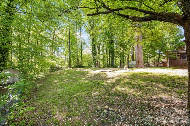 7001 Crossridge Road, Charlotte, NC 28214