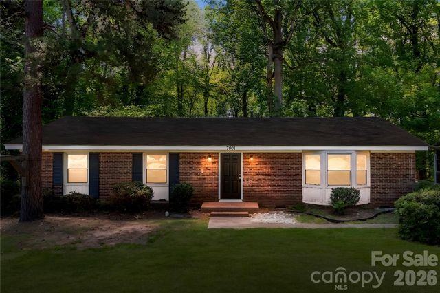 7001 Crossridge Road, Charlotte, NC 28214