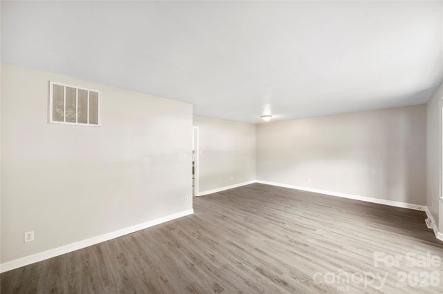 7001 Crossridge Road, Charlotte, NC 28214