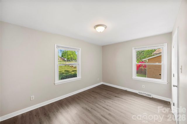 7001 Crossridge Road, Charlotte, NC 28214