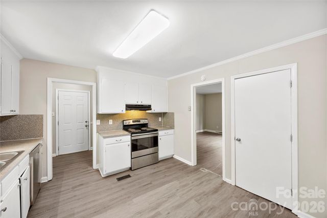 7001 Crossridge Road, Charlotte, NC 28214