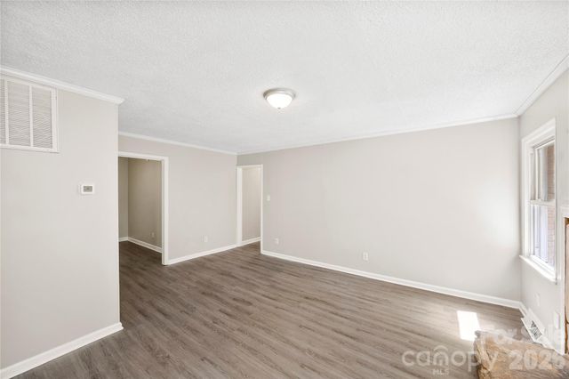 7001 Crossridge Road, Charlotte, NC 28214