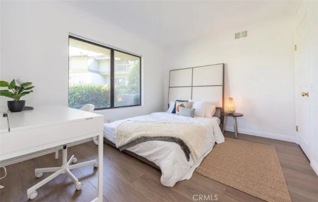 2 Flores, Irvine, CA 92612