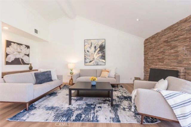 2 Flores, Irvine, CA 92612