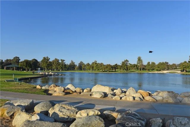 2 Flores, Irvine, CA 92612