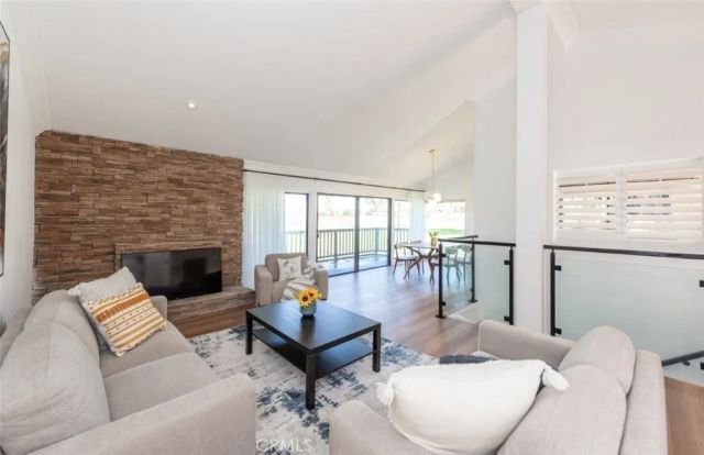 2 Flores, Irvine, CA 92612