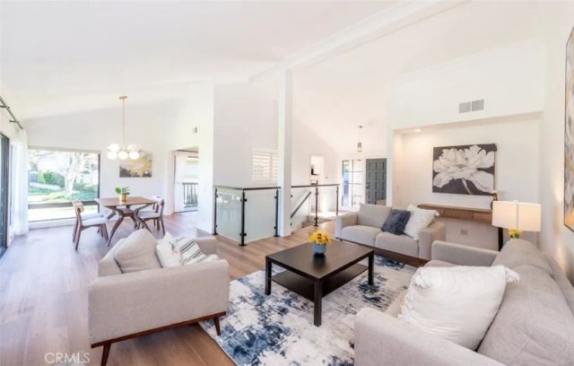 2 Flores, Irvine, CA 92612