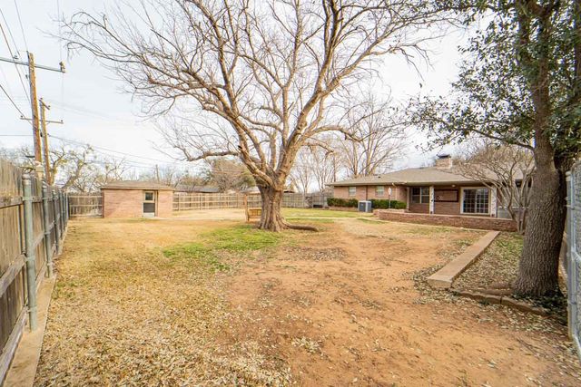 1506 W Elliott Street, Breckenridge, TX 76424