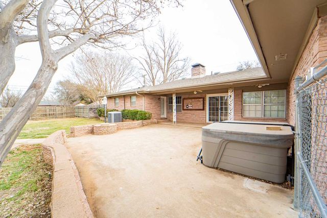 1506 W Elliott Street, Breckenridge, TX 76424