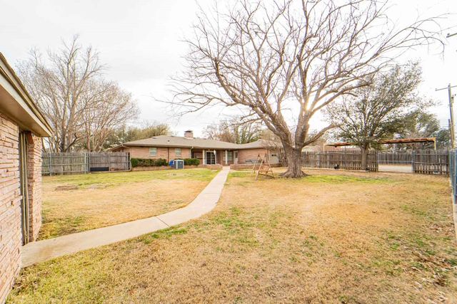 1506 W Elliott Street, Breckenridge, TX 76424