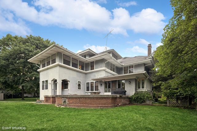 710 W Downer Place, Aurora, IL 60506