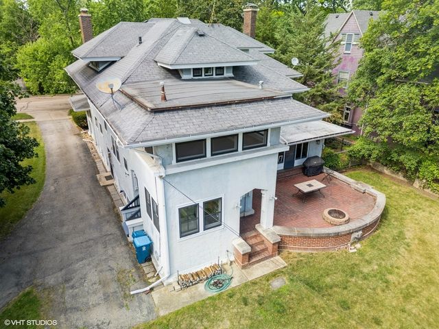 710 W Downer Place, Aurora, IL 60506