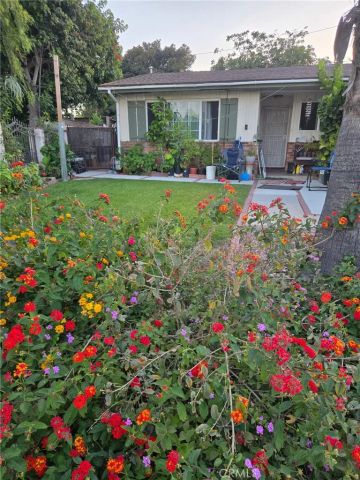 7827 Bakman, Los Angeles, CA 91352