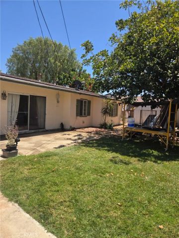 7827 Bakman, Los Angeles, CA 91352