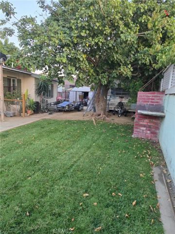 7827 Bakman, Los Angeles, CA 91352