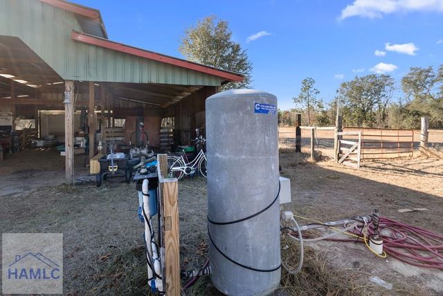 585 Brangus Lane, Collins, GA 30421