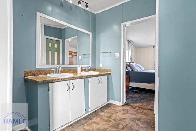 585 Brangus Lane, Collins, GA 30421