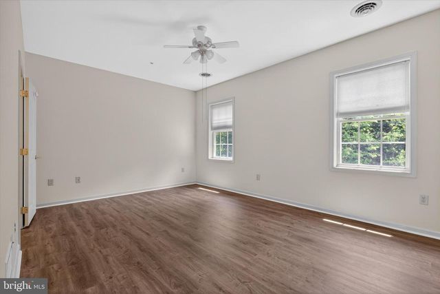 130 LEONARD LN, Harrisburg, PA 17111