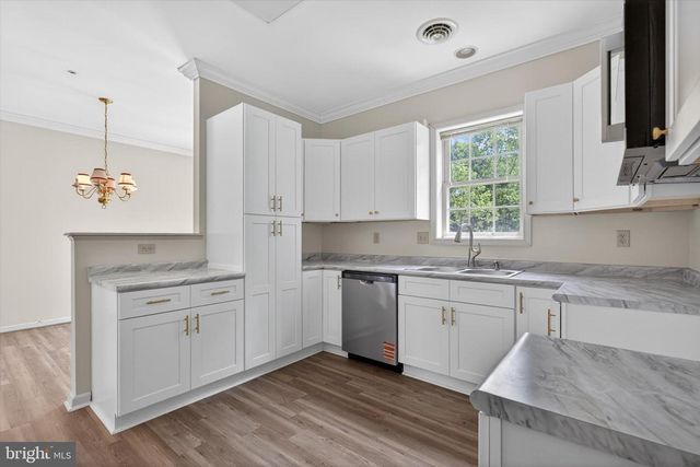 130 LEONARD LN, Harrisburg, PA 17111