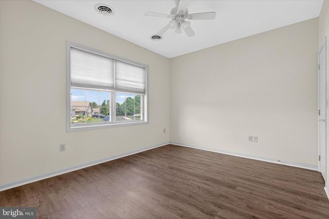 130 LEONARD LN, Harrisburg, PA 17111
