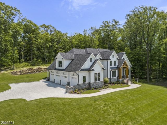 8 Cobblestone Ct, Warren Twp., NJ 07059