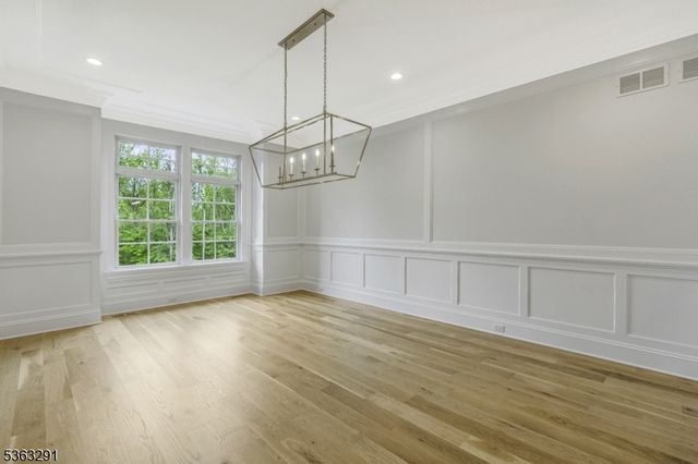 8 Cobblestone Ct, Warren Twp., NJ 07059