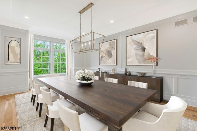 8 Cobblestone Ct, Warren Twp., NJ 07059