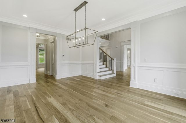 8 Cobblestone Ct, Warren Twp., NJ 07059