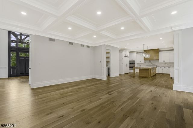 8 Cobblestone Ct, Warren Twp., NJ 07059