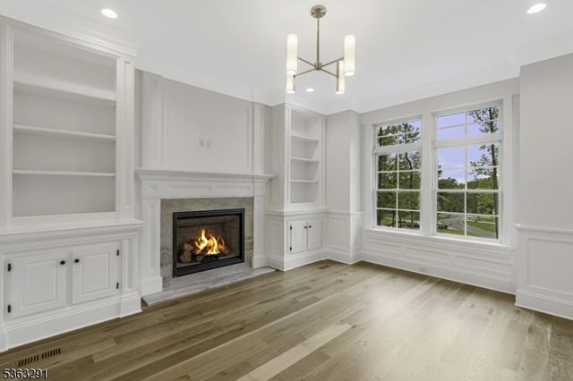 8 Cobblestone Ct, Warren Twp., NJ 07059