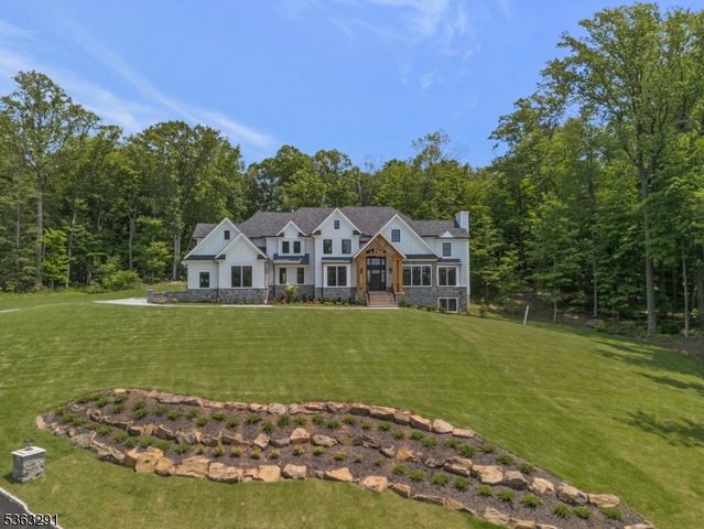 8 Cobblestone Ct, Warren Twp., NJ 07059