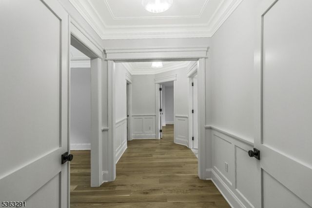 8 Cobblestone Ct, Warren Twp., NJ 07059