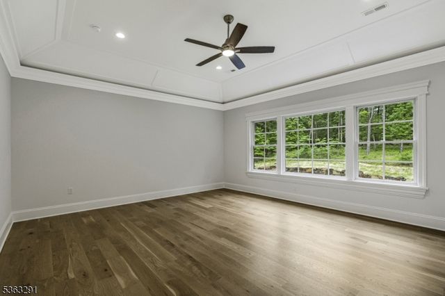 8 Cobblestone Ct, Warren Twp., NJ 07059