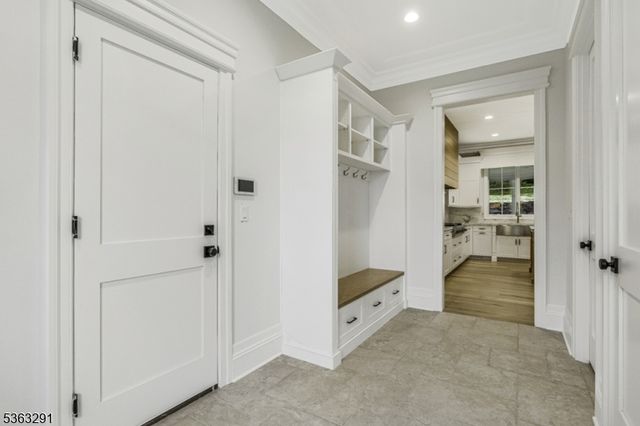 8 Cobblestone Ct, Warren Twp., NJ 07059