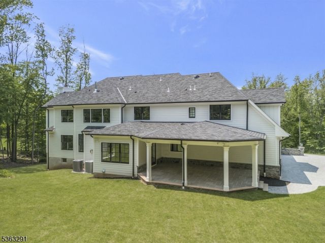 8 Cobblestone Ct, Warren Twp., NJ 07059