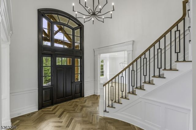 8 Cobblestone Ct, Warren Twp., NJ 07059