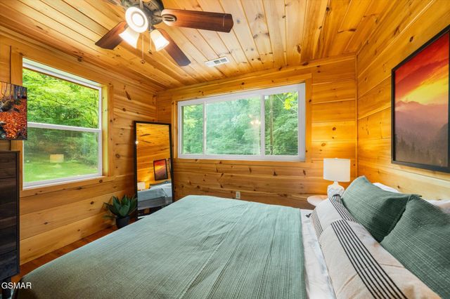 3616 Henry Town Road, Sevierville, TN 37876