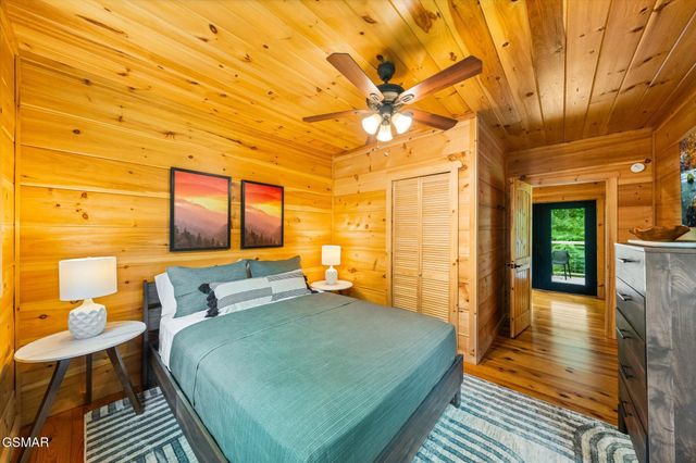 3616 Henry Town Road, Sevierville, TN 37876