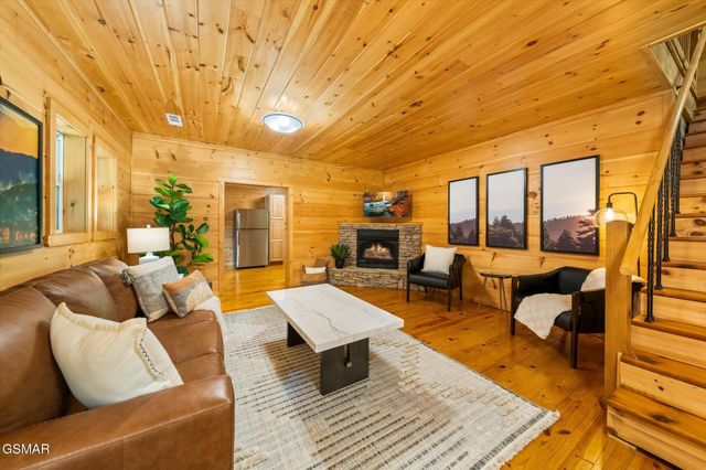 3616 Henry Town Road, Sevierville, TN 37876