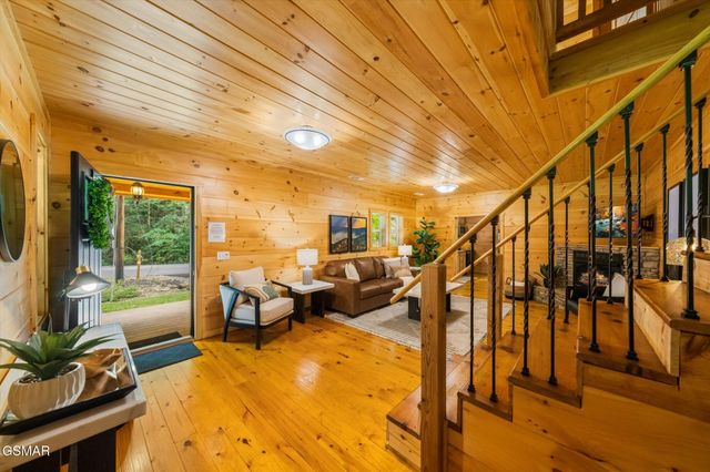 3616 Henry Town Road, Sevierville, TN 37876