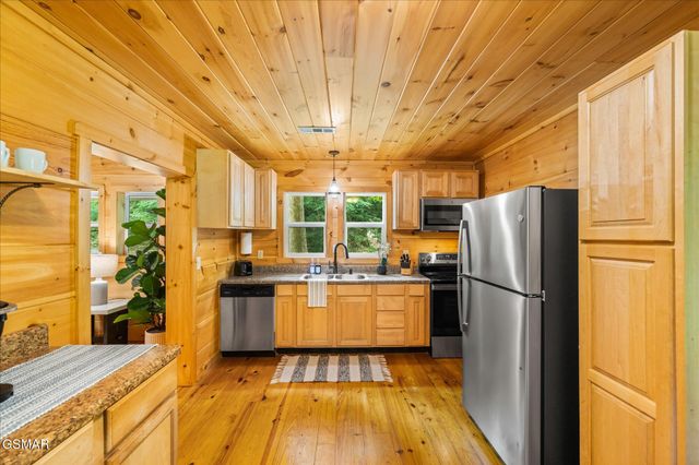 3616 Henry Town Road, Sevierville, TN 37876