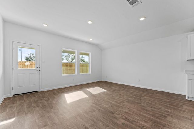368 Denali DR, Kyle, TX 78640