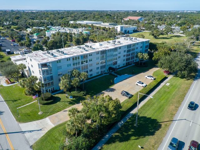 2333 Indian River Boulevard 506, Vero Beach, FL 32960