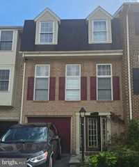 1261 LINDSAY LN, Hagerstown, MD 21742