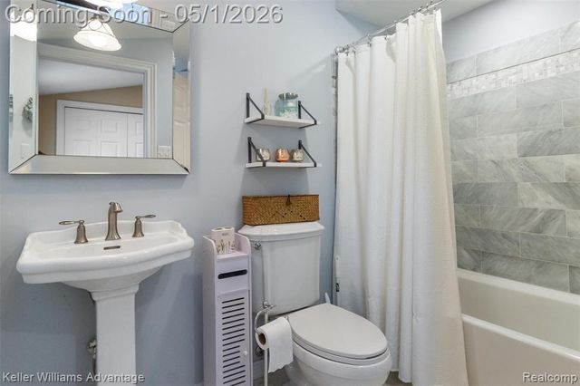 2630 Warner Drive, West Bloomfield, MI 48324