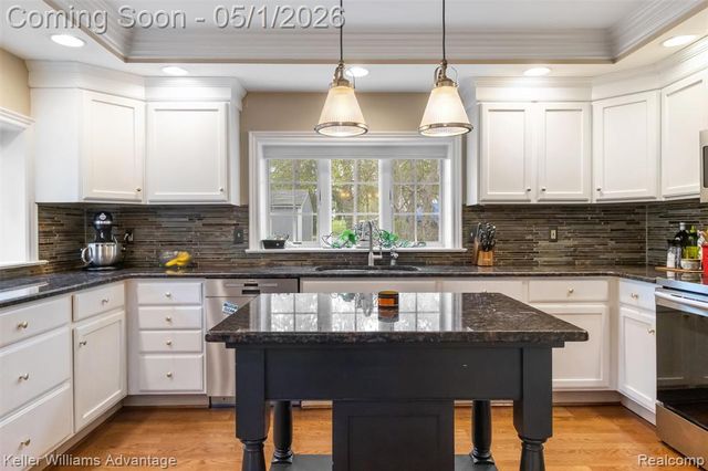 2630 Warner Drive, West Bloomfield, MI 48324