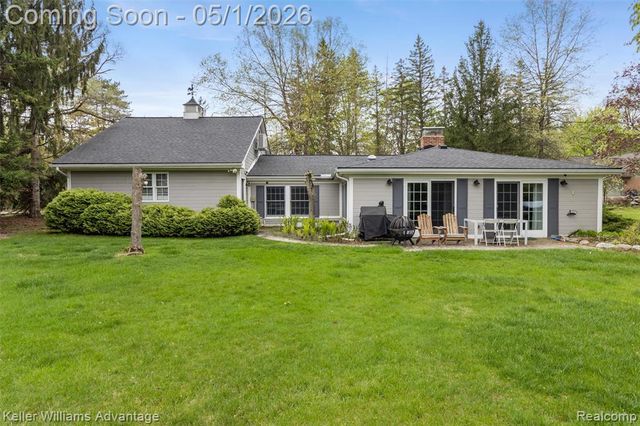 2630 Warner Drive, West Bloomfield, MI 48324