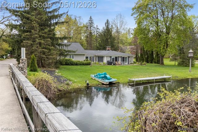 2630 Warner Drive, West Bloomfield, MI 48324