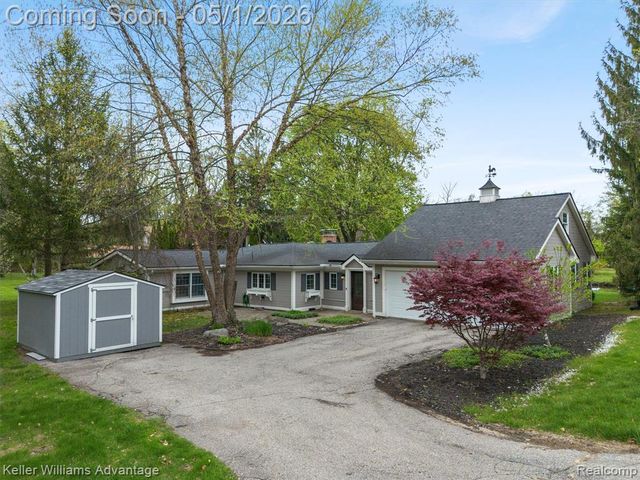2630 Warner Drive, West Bloomfield, MI 48324