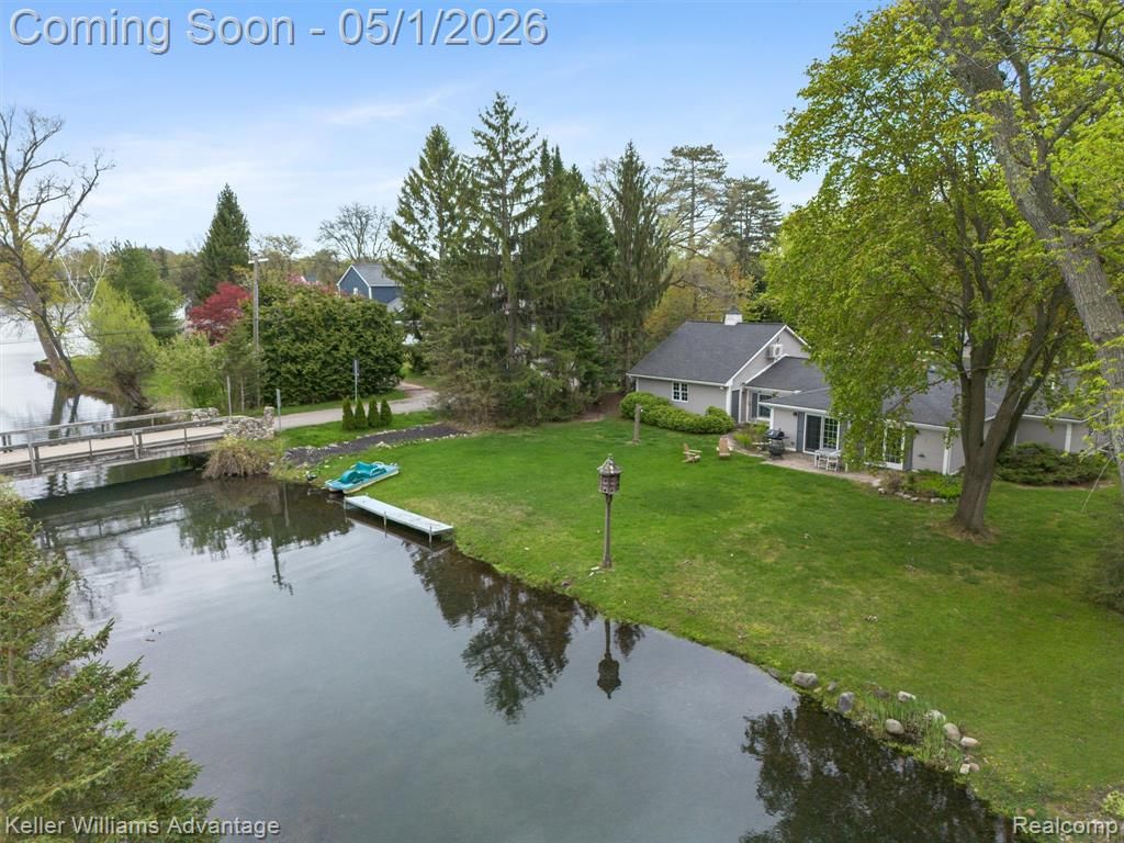 2630 Warner Drive, West Bloomfield, MI 48324